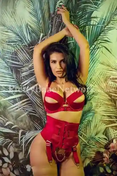 Pihu Sharma – Tall High Profile Escort in Lucknow for Elite Companionship